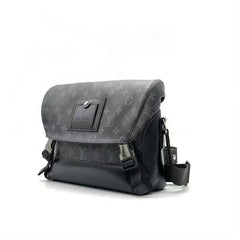 Fashionable and Trendy Luxury Messenger Bag