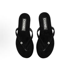 👡 Chic & Comfy Flat Flip Flops