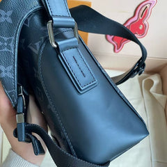 Fashionable and Trendy Luxury Messenger Bag